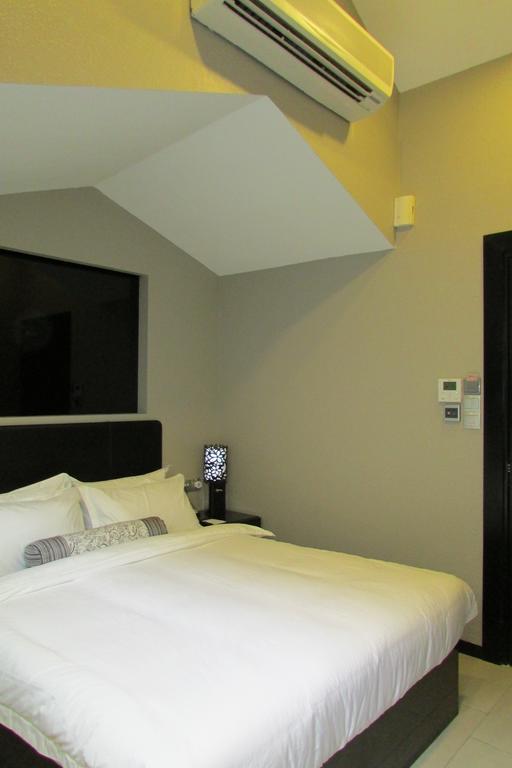 The Southbridge Hotel Singapore Room photo